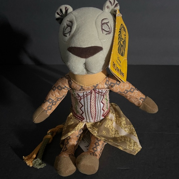 Disney Presents The Lion King - Picture 1 of 7